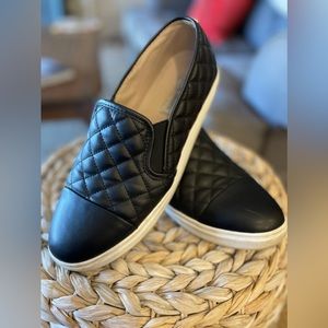 Steve Madden Zaander black quilted leather slip on sneakers size 10